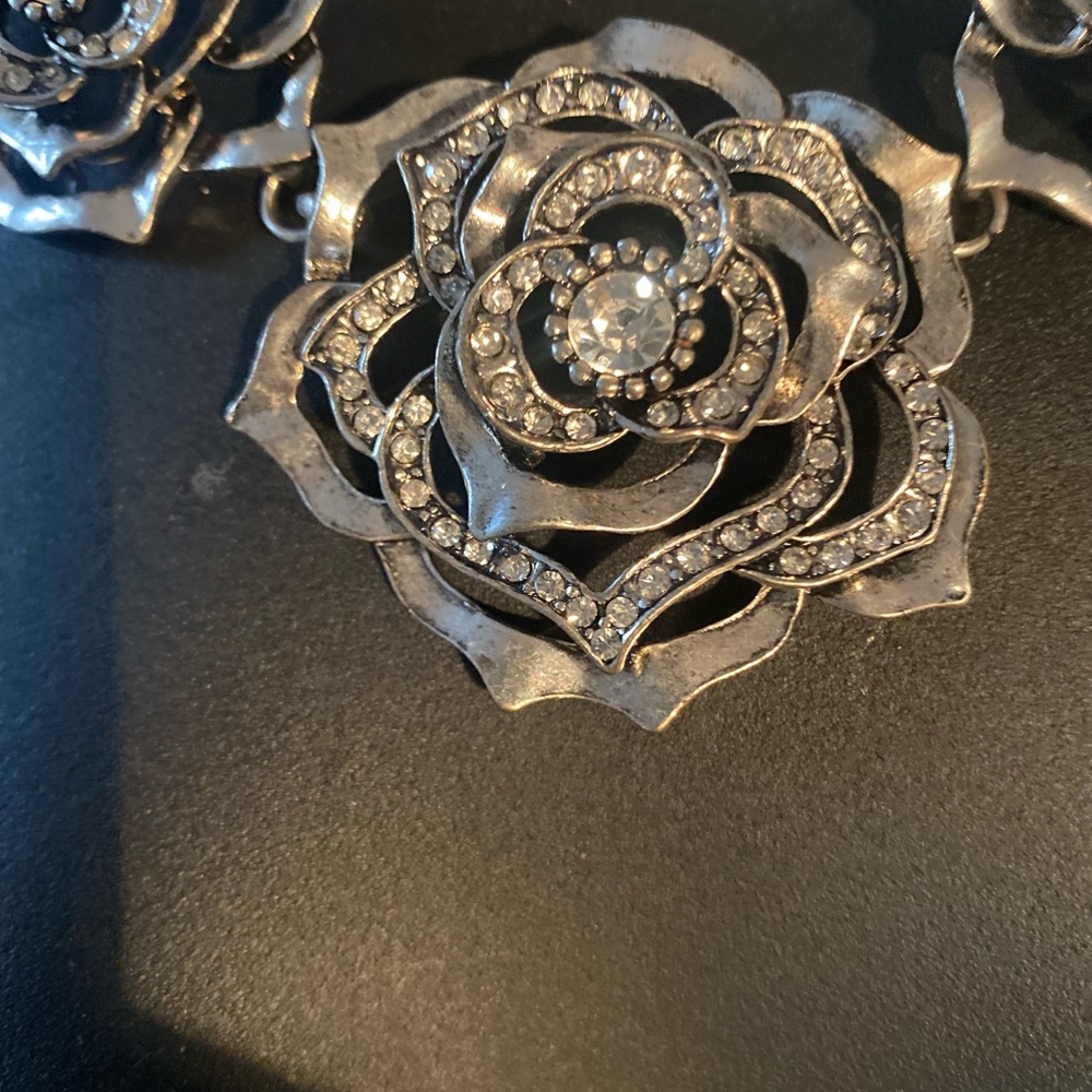 Chunky Silver Rhinestone Flower Statement Necklace - image 3